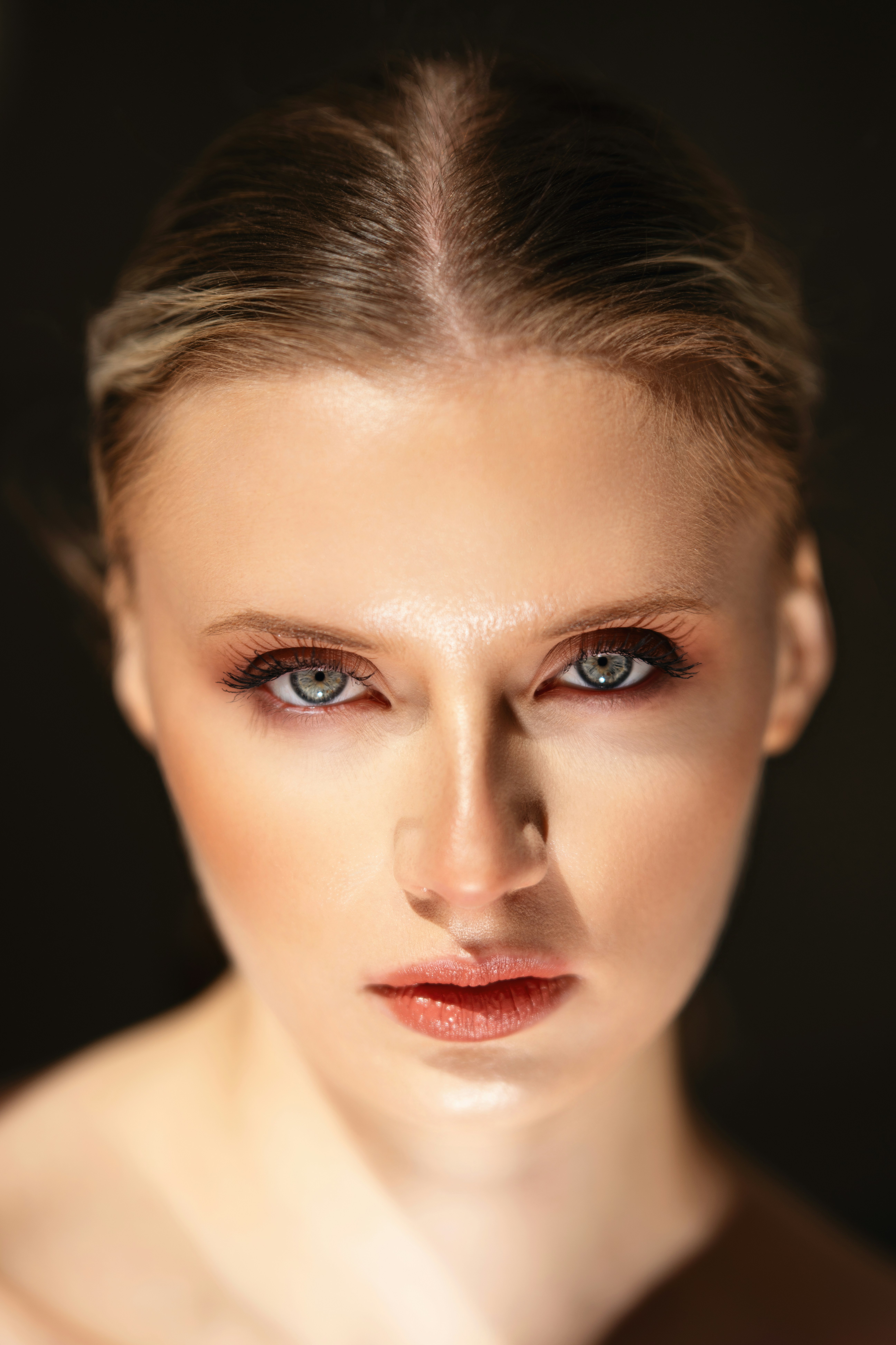 Original image for Dramatic eye zoom-in effect transformation